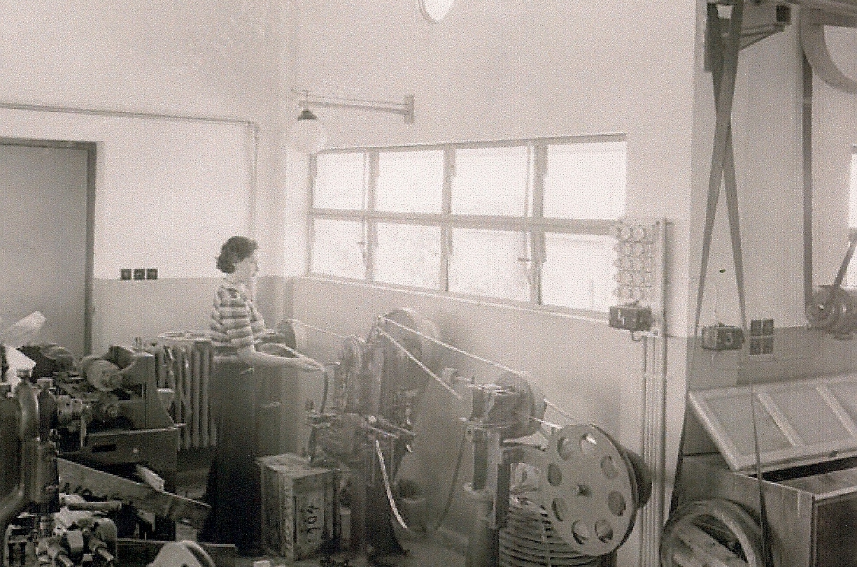 OKAVA razor blade factory